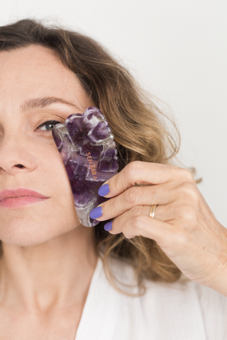 Gua sha corne améthyste Sentara Holistic